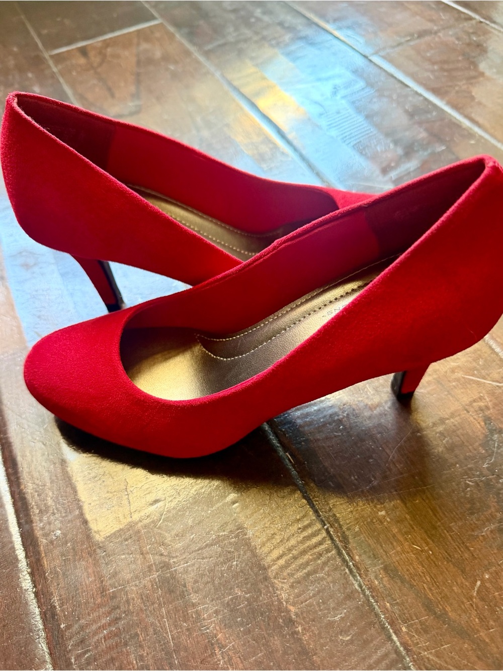 comfort plus by Predictions Red Suede Mid-Heel Pumps